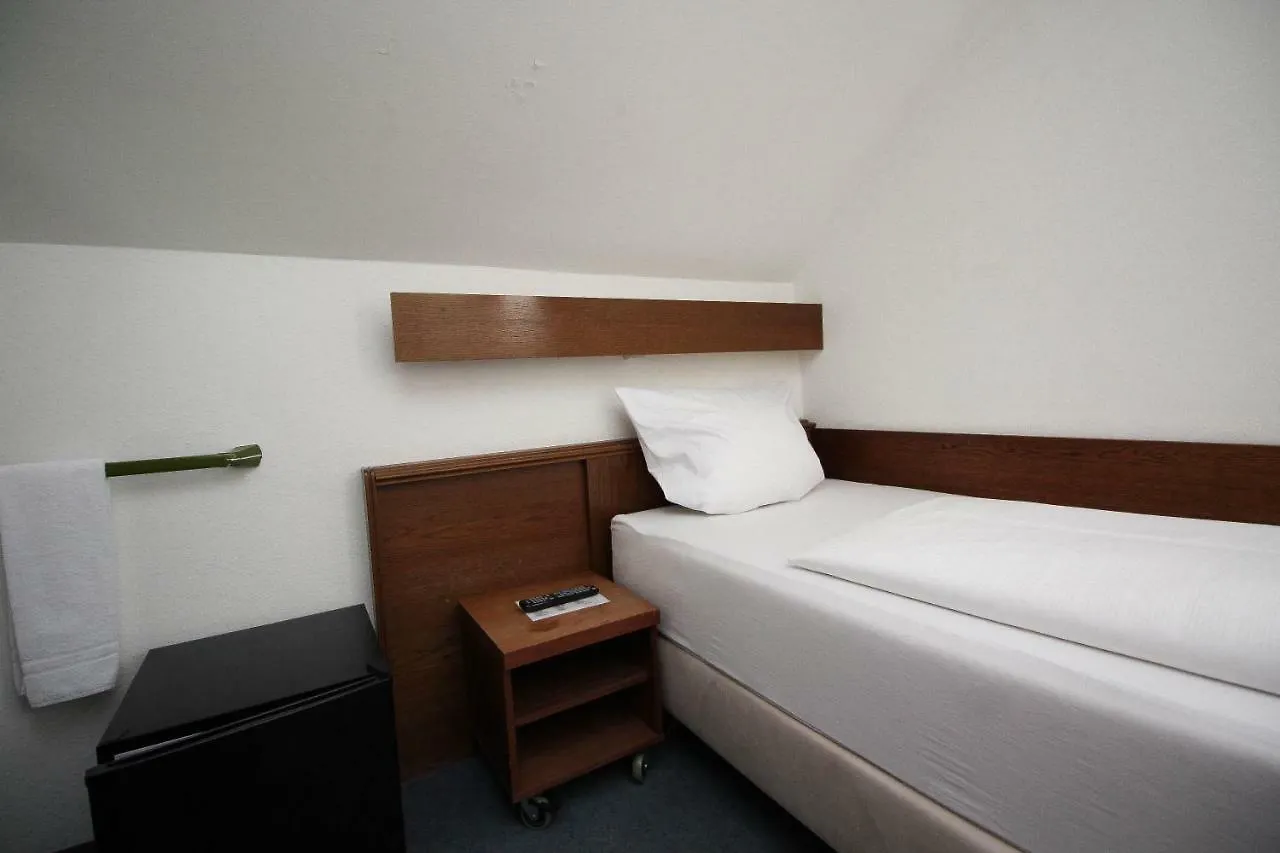 Hotel Pension Koeberl Munich